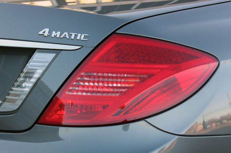  Mercedes-Benz CL550 4Matic 2011 года  (фото 34 из 40)